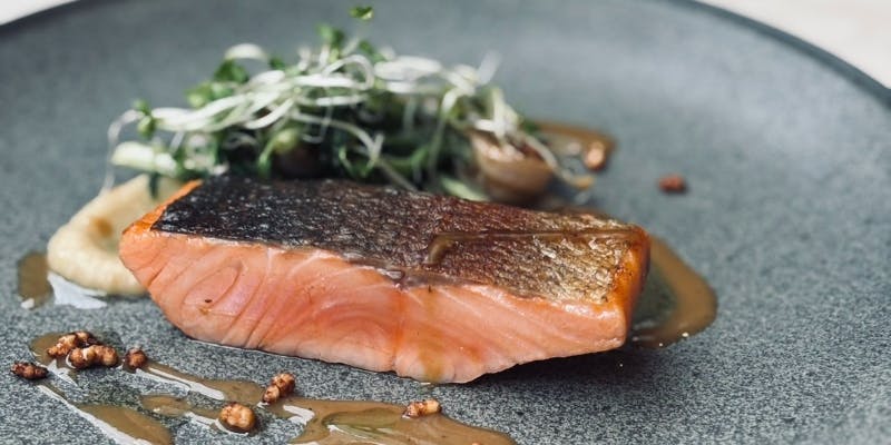 【ディナーA】12月限定！（19～25日除く）選べるメイン料理とデザートを含めた全6皿の限定コース！