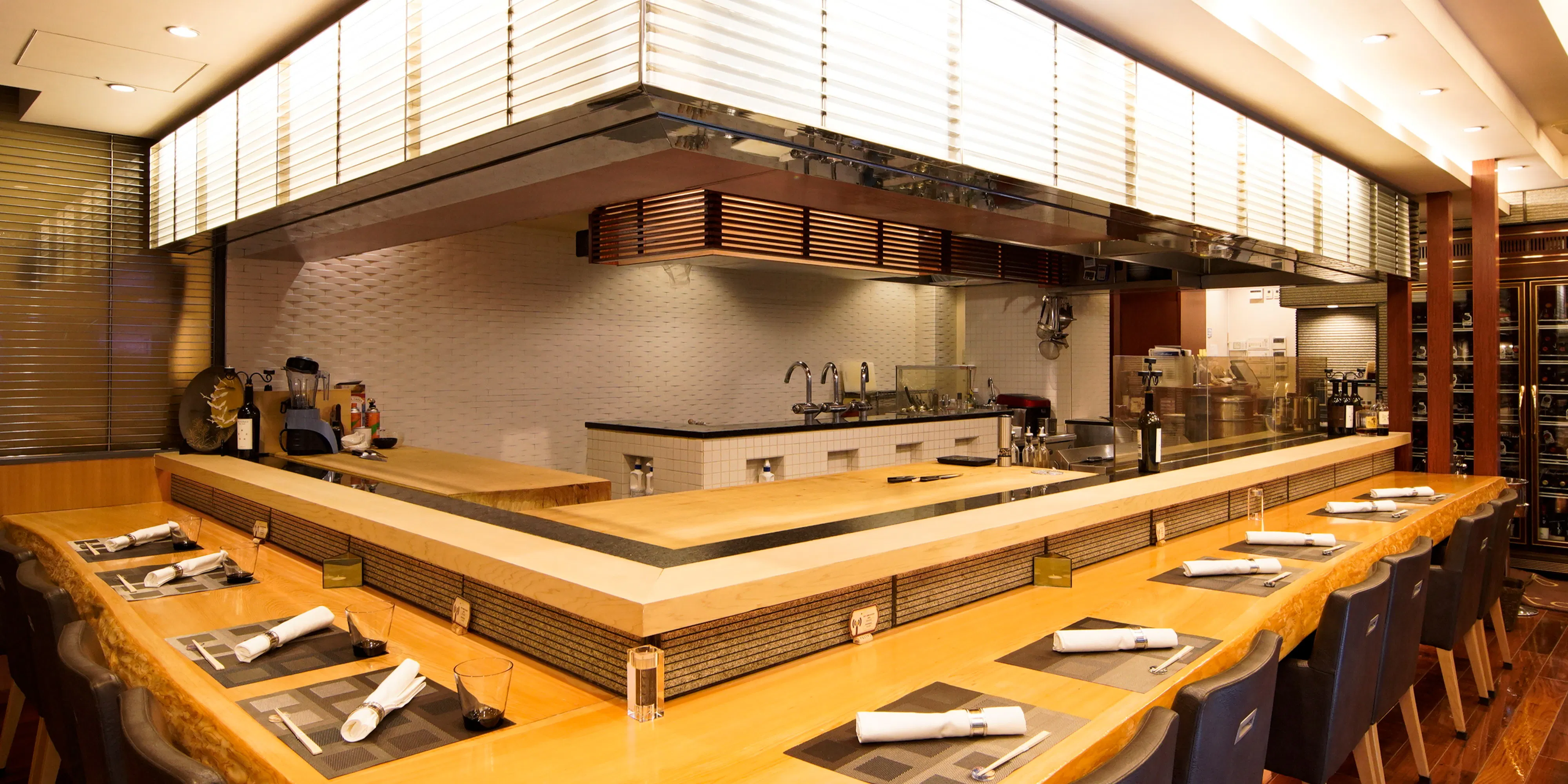 Koso 本店 コーソー ホンテン 芝公園 生肉 創作料理 一休 Comレストラン