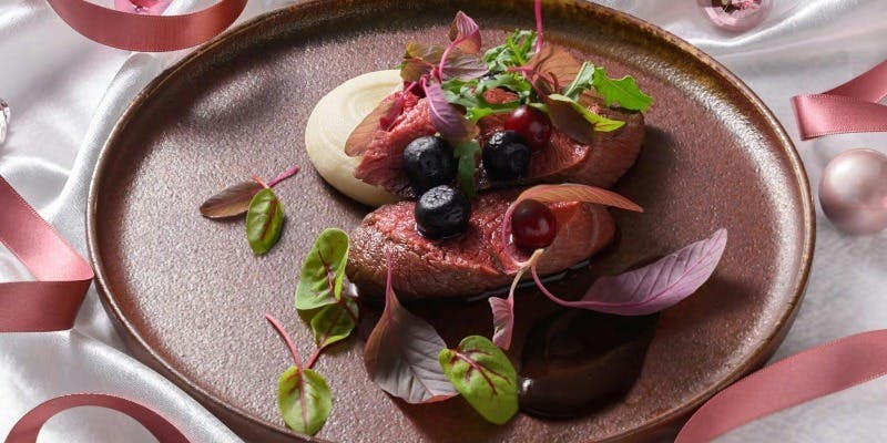 【Xmas2025】スペチャーレ　前菜、スープ、魚料理、肉料理、デザートなど全8品＋食前酒付（12/20～25）