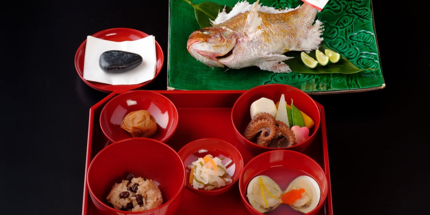 京都藤森神社のお食い初め膳 歪む