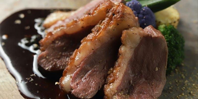 【Xmas2025】アミューズ2品・前菜・Wメイン・デザートのクリスマス限定ランチ（12/20～25）