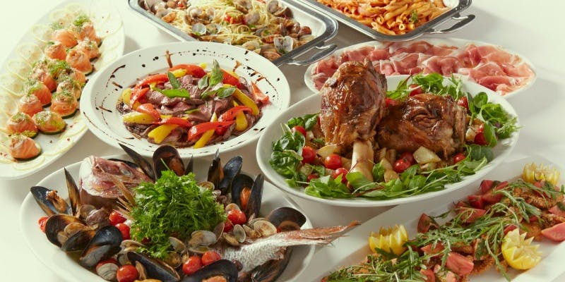 【お正月限定ブッフェ～】黒毛和牛のローストビーフなど全30種以上が食べ放題＋フリードリンク