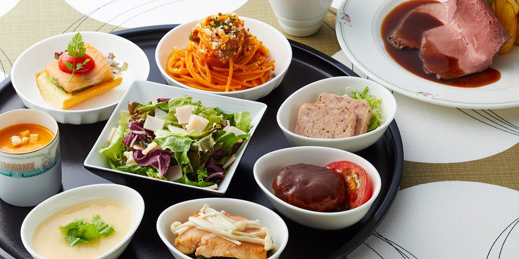 ランチ シンフォニー Symphony ロイヤルパークホテル ブッフェ 洋食 一休 Comレストラン
