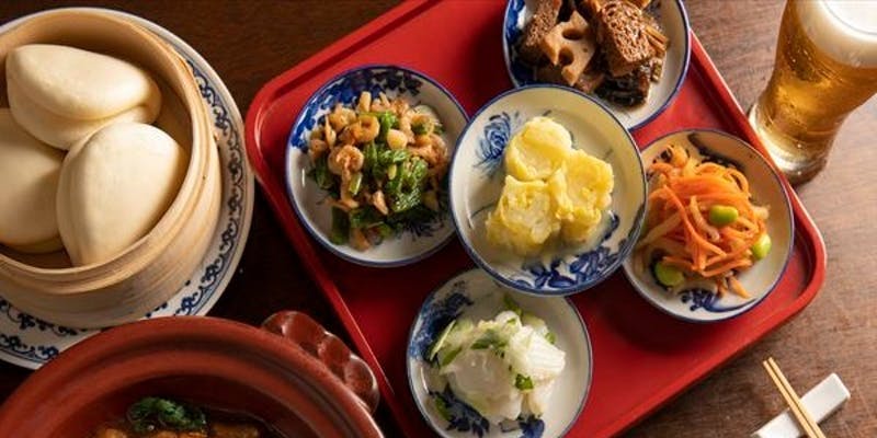 【選べる人気料理のメイン】前菜、名物点心、甘味のセット＋1ドリンク特典付き（土日祝限定）