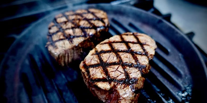 【Dinner】メインは贅沢に国産牛フィレ肉！前菜・魚・デザート、乾杯付 全5品