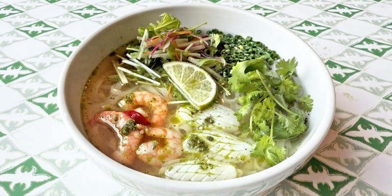 【平日ランチセット】 選べるメイン、生春巻、点心2種、デザート＋カフェ特典付き（※セット式）