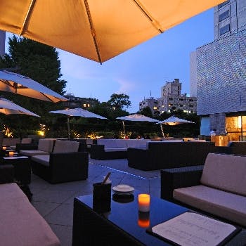 ワイン ガーデンカフェ ウィズ テラスバー ザ ランドマークスクエア トーキョー Okaimonoモール レストラン