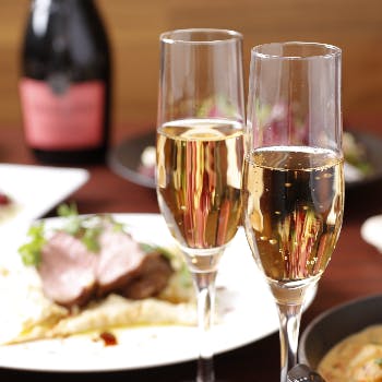 ディナー 女子会 ガーデンカフェ ウィズ テラスバー ザ ランドマークスクエア トーキョー Okaimonoモール レストラン