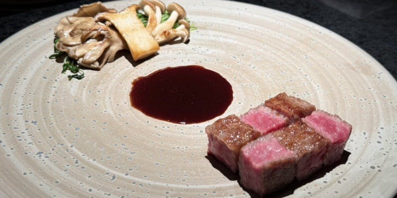 【信楽】ーSHIGARAKIー 山形牛サーロインメイン＋1杯スパークリングワイン付き