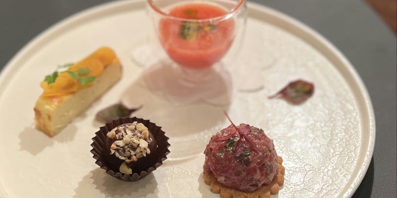 【Xmas2025ランチ】人気のオマール海老と黒毛和牛のWメインの全10品！大切な方とゆっくり贅沢なXmasを