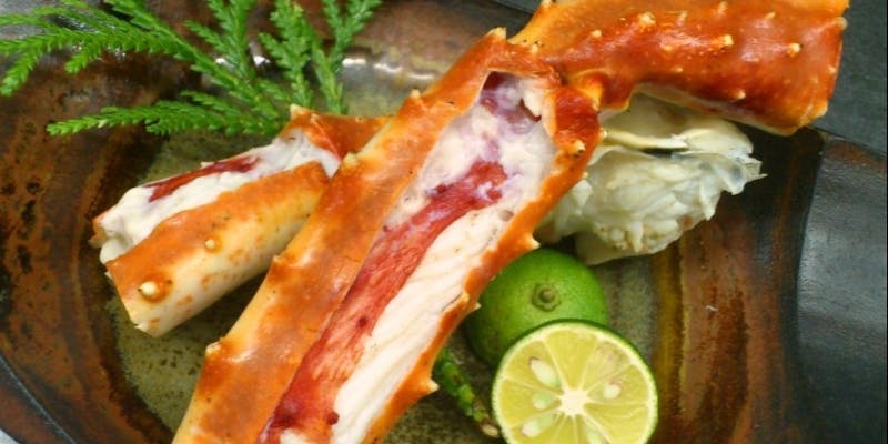 【Xmas2025】フォアグラ、活鮑、たらば蟹、特撰黒毛和牛など毎年大好評の豪華食材を使用した全8品