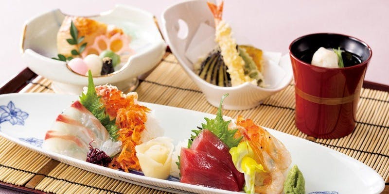 【海鮮ちらし鉢】天麩羅もついた海鮮丼ランチ＋食後のデザート