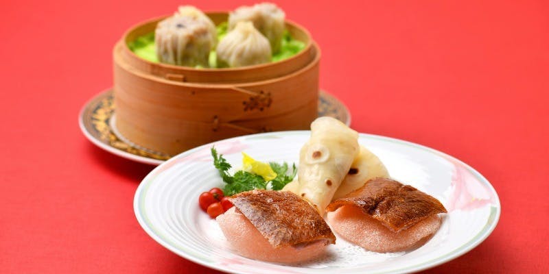 【ノーブルランチコースに3杯ドリンク付き】フカヒレ煮込みや釜焼き北京ダックなど全10品