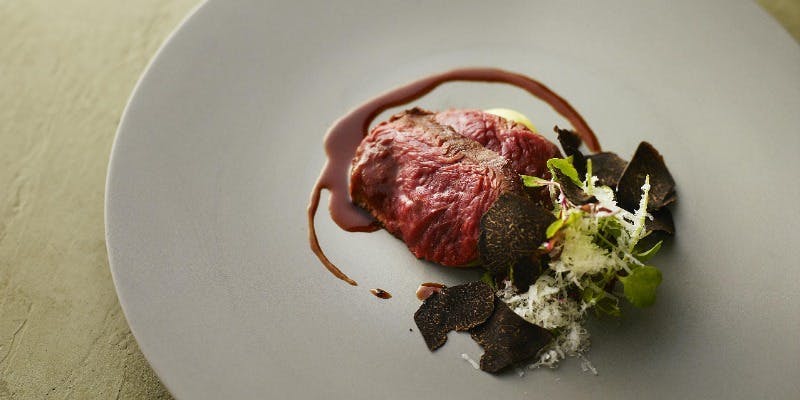 【ORIENTAL】メインに国産牛を使用したフルコース