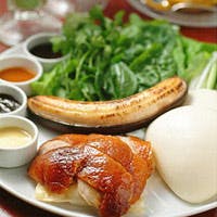 おしゃれな店内、天井も高くてパーティにも最適