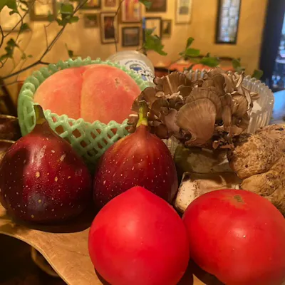 イタリアと日本の旬の食材を取り入れた一皿
