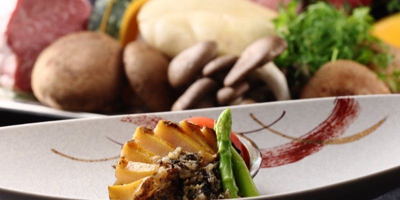 【古都（こと）KOTO】帆立貝、アワビ、オマール海老、黒毛和牛など全10品（2025.11/1～）＋1ドリンク