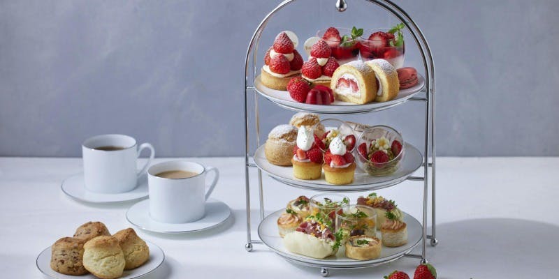 【フレッシュ苺がかわいいスイーツに変身】ストロベリーアフタヌーンティー（土日祝限定・1/10～4/29）