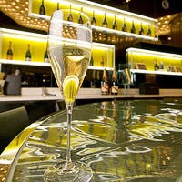 メインロビーに浮かんだN.Y.テイストの新世界