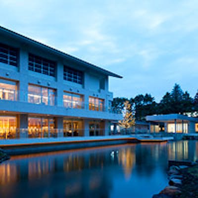 美しい四季を感じる事が出来る落ち着いた空間