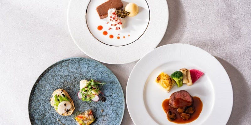 【Xmas2025】トリュフ香る前菜や牛フィレ肉がメインの贅沢なクリスマスランチ（12/1～12/14限定）