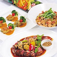 旬の素材に料理長の技を活かした季節の味覚を取り揃えております