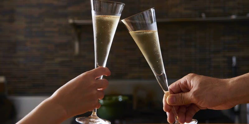 【Xmas2025】グラスシャンパン付き伊勢海老と海の幸のジュレ、和牛のロティ、雲丹パエリア等　全7品