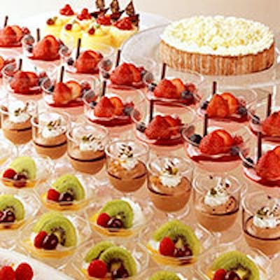 ライトミールも充実のデザート&ライトミールブッフェ