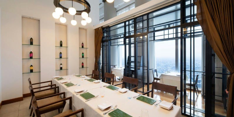 ＜個室プラン＞特別なお食事やビジネス接待などにご利用いただけるフルコースにグラスシャンパン付きプラン