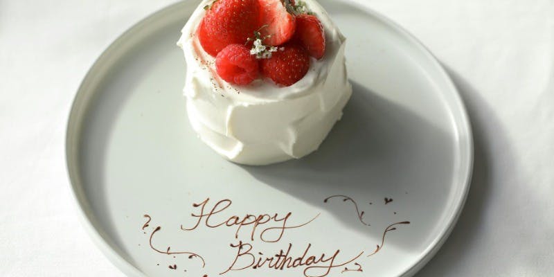 【庭の見えるお席確約】Anniversary course＋乾杯酒＋ホールケーキ付き（竹林が望めるテラス席確約）