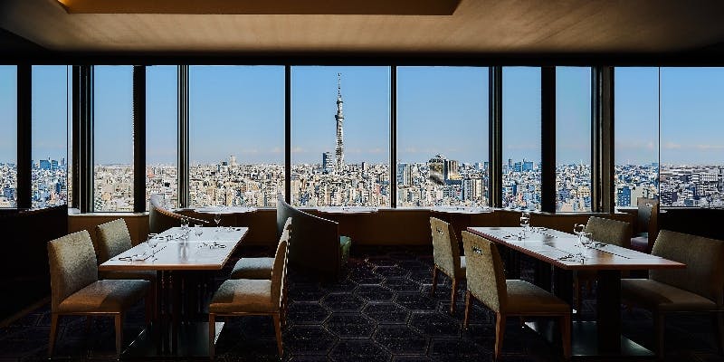【スカイツリー側確約】圧倒的眺望と自慢のグリル料理など約100種ブッフェ＋ソフトドリンクバー（平日）