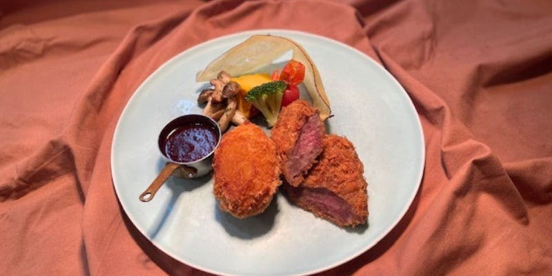 【洋食ディナープレート】選べる洋食メインとサラダ、スープ、ライスorパン付き（平日限定）