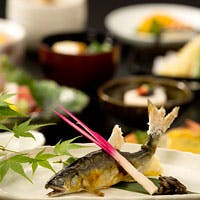 自然のもたらす雄大な風景を背に、京料理に舌づつみ頂、ステキな一時をお楽しみ下さい
