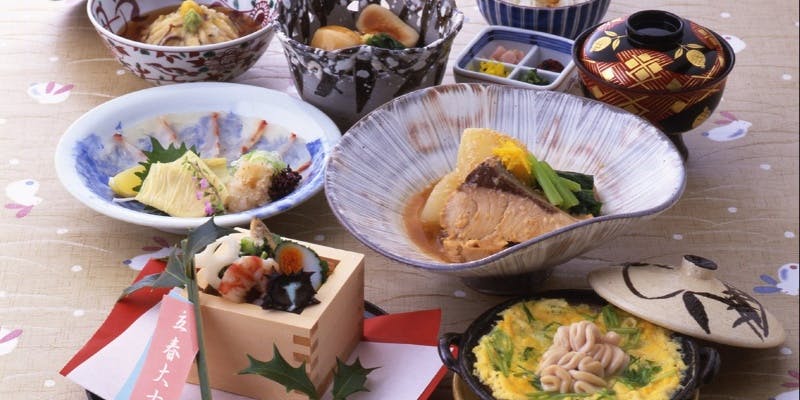 ～都～12月下旬まで 　フグ唐揚げ　名物玉締め宝楽など。　