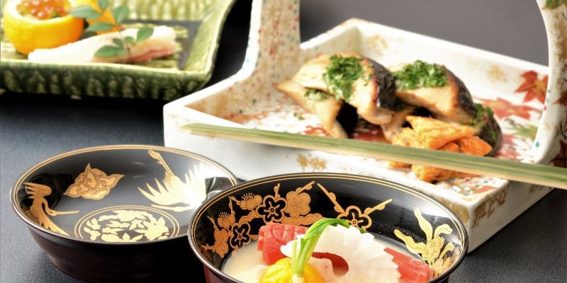 【個室確約】蟹やふぐ、季節の八寸など全11品～寿膳～（10名～リクエスト）
