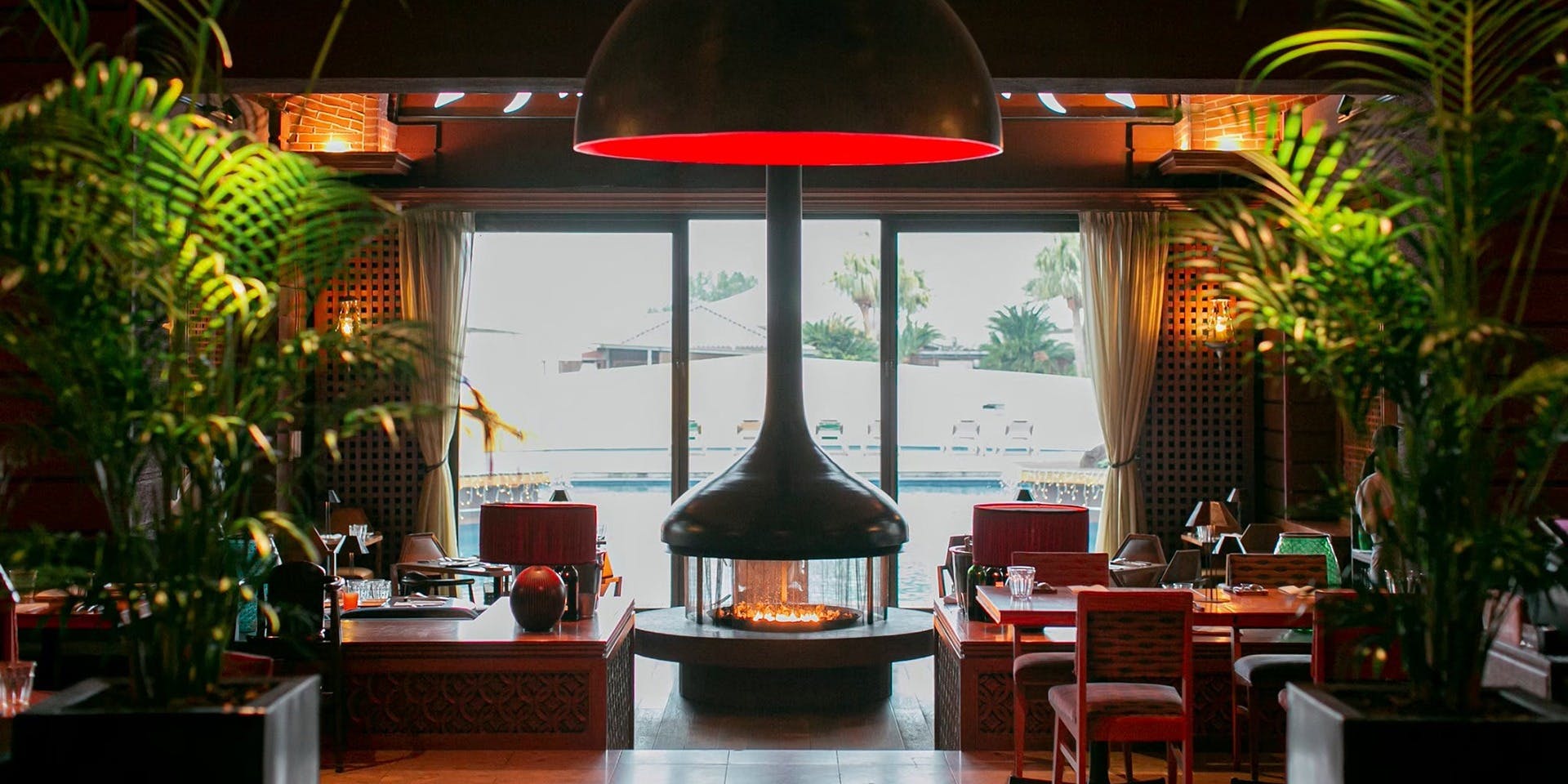 The lounge on the water／THE LUIGANS Spa ＆ Resort ザ・ルイガンズ