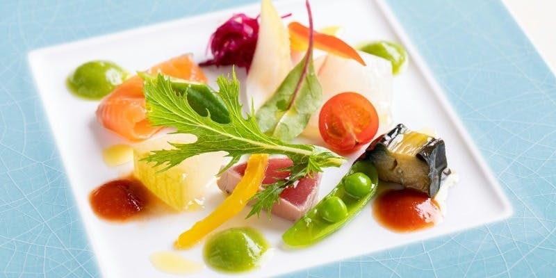 【デジュネA】オードブル、スープとメイン料理、パティシエ特製デザート盛り合わせなど全4品