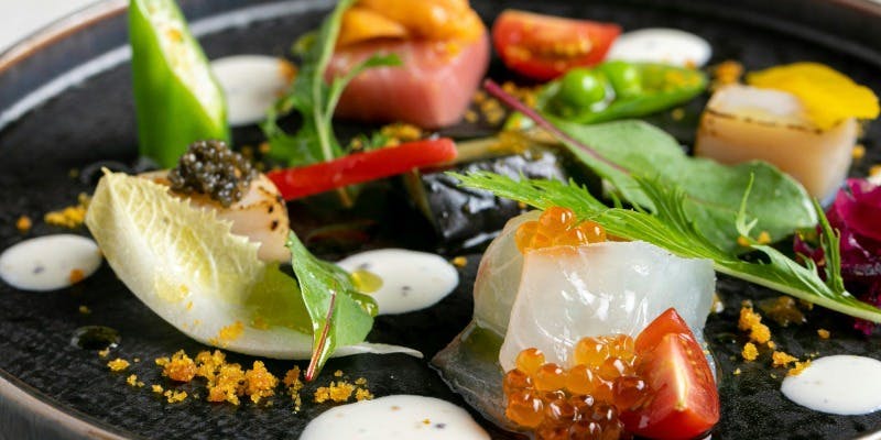 【プレステージA】前菜2皿、スープ、選べるメイン料理、デザートなど全5品