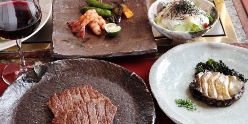 【プレミアムコース】フォアグラや新鮮海鮮素材5種類から1品選べてメインに松阪牛を味わえる贅沢なコース