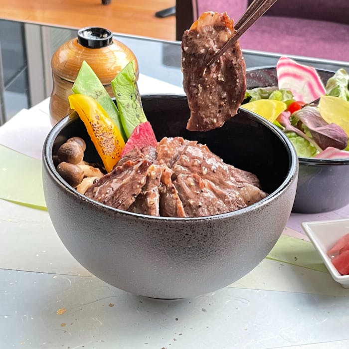 テラスカフェ バー 鉄板焼 凛庭 ホテルトラスティ大阪阿倍野 カフェ 柔らかくジューシーなハラミを使った焼肉丼 サラダ お味噌汁 食後の選べるカフェ付 ランチ プラン メニュー 一休 Comレストラン テラスカフェ バー 鉄板焼 凛庭 ホテルトラスティ大阪阿倍野 カフェ 柔らかくジューシーなハラミを使った焼肉丼 サラダ お味噌汁 食後の選べるカフェ付 ランチ プラン メニュー 一休 Comレストラン