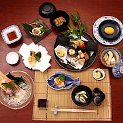 特撰黒毛雌神戸牛や旬の魚介類のしゃぶしゃぶ、そして旬の懐石料理をお楽しみ下さい