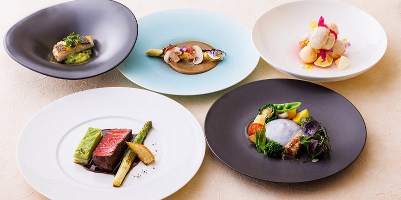 【Dinner Course B】前菜、スープ、Wメインなど全7品フルコース＋選べる乾杯ドリンク