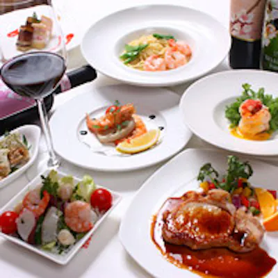15種類以上の海老と旬の食材を使用する料理の数々は新鮮なものばかり