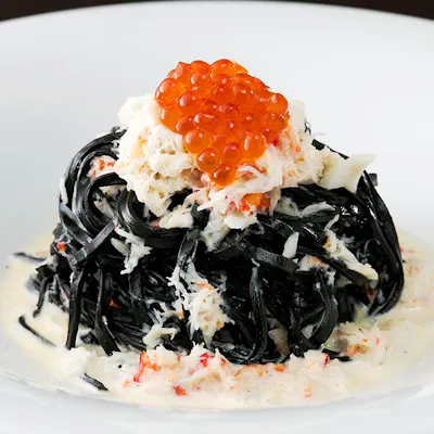 イタリアンとフレンチをメインにした地中海料理や、自慢の生パスタ