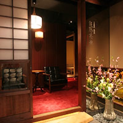 まるで老舗旅館のような佇まい