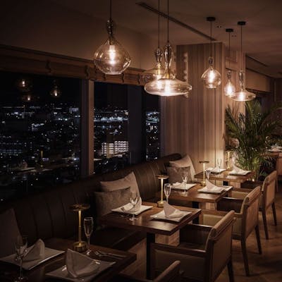 神戸の美しい景色を望む、開放感あふれる空間