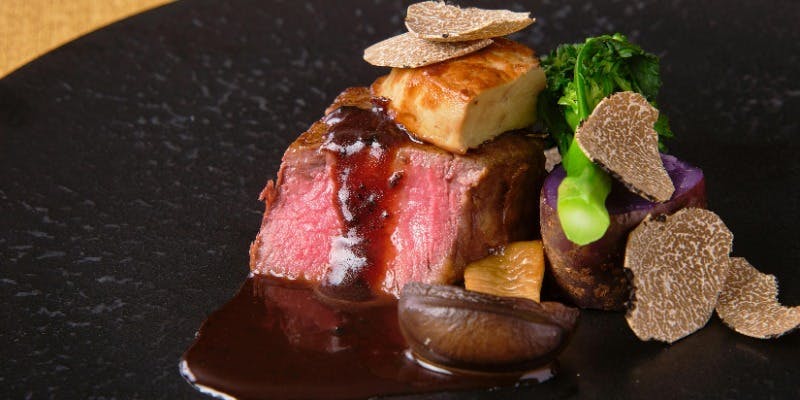 【Xmas2025】オマールや牛フィレ肉ロッシーニの贅沢ランチ＋乾杯酒（12/19・22・23）