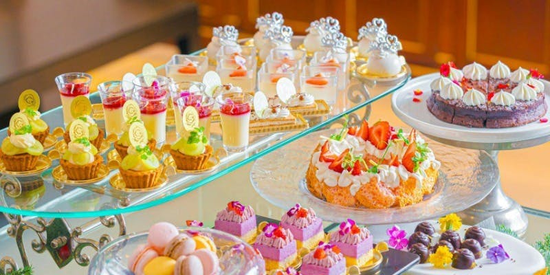 【お好きなスイーツが8種選べる！】デザートワゴン付きランチ＋2時間カフェフリー（全4皿・平日数量限定）