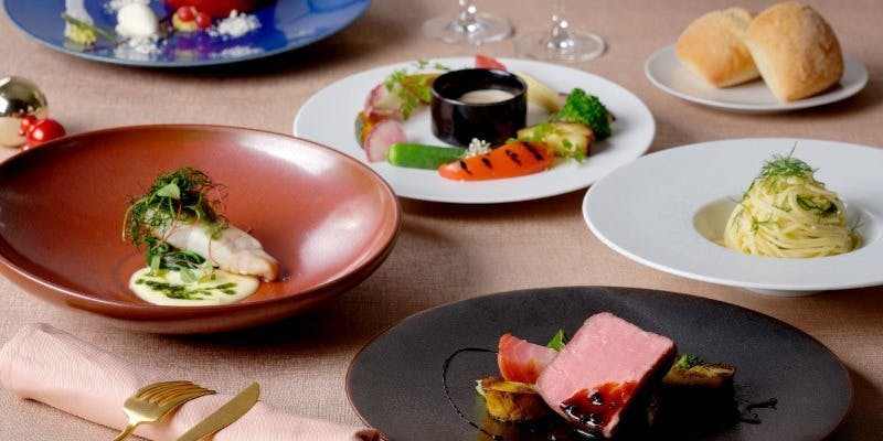 【Xmas2025】横浜野菜の前菜や旬魚ソテー＆国産牛フィレ肉の贅沢コース全5皿＋クリスマスデザート＆乾杯酒