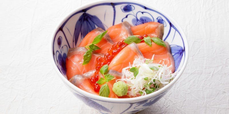 【海鮮丼 銀座おのでら】×【なだ万】　厳選 サーモン丼